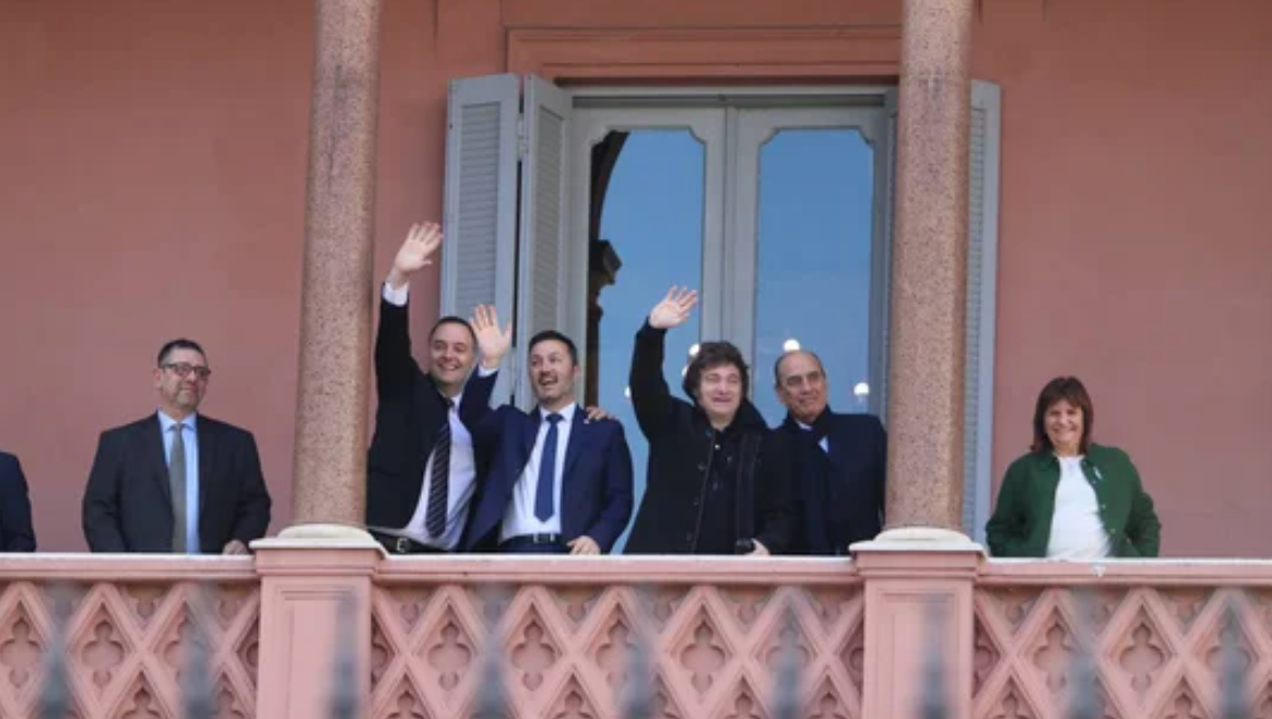 Milei invitó a la Selección Argentina a festejar en el balcón de Casa Rosada | Política
