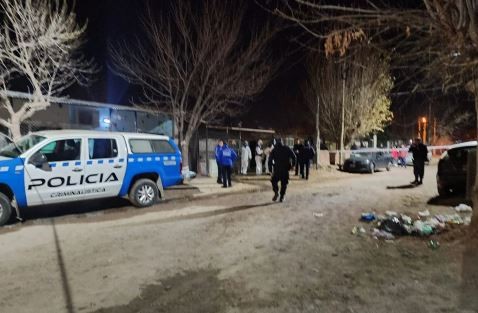 Trágico incendio en Neuquén: murió una joven madre y su hijo está grave | Información General