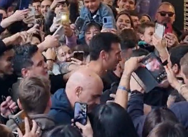 Video: furor por la visita de Lionel Scaloni en Rosario | Rosario y la región