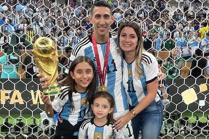 Ángel Di María se durmió junto a la Copa y su esposa lo delató | Rosario y la región