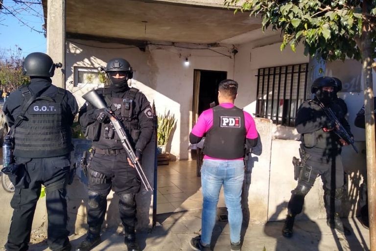 Desarticularon una red de narcomenudeo en zona oeste tras un operativo encubierto | Rosario y la región