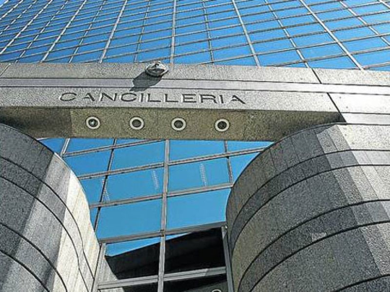 Diplomáticos se quejan porque deben pagar Ganancias por un plus hasta ahora exceptuado | Política