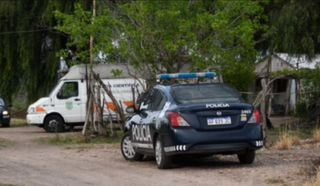 Llevaba varios días sin salir de su vivienda: lo hallaron muerto y sus perros estaban comiendo el cuerpo | Información General