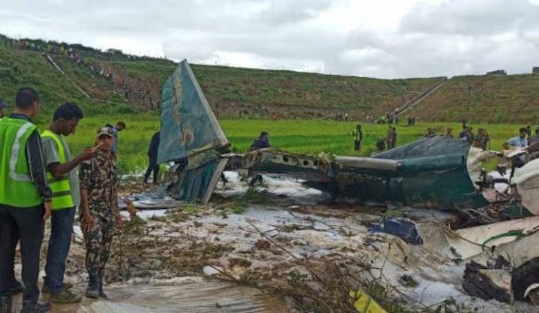 El piloto del avión que se estrelló en Nepal, único superviviente, se recupera en el hospital | Internacionales