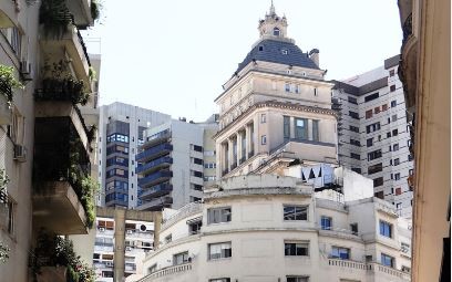 Incendio en el emblemático edificio Mihanovich en Recoleta: 13 intoxicados por monóxido de carbono | Información General