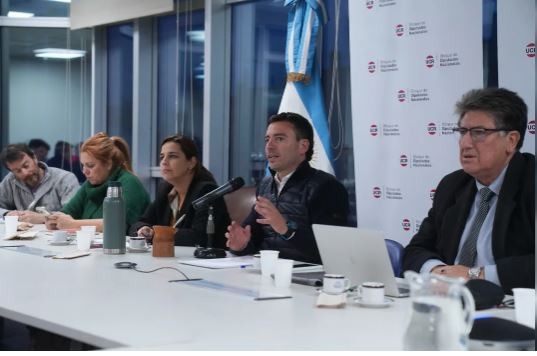 El bloque de la UCR en Diputados reclamó el "urgente tratamiento" de los decretos del Gobierno sobre la SIDE | Política