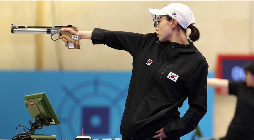 Asesina de ficción: el particular look de una tiradora olímpica | Deportes