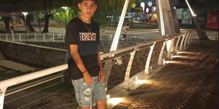 “Todos por Román”: tiene 15, está en tratamiento oncológico y necesita una prótesis que cuesta $38MM | Información General