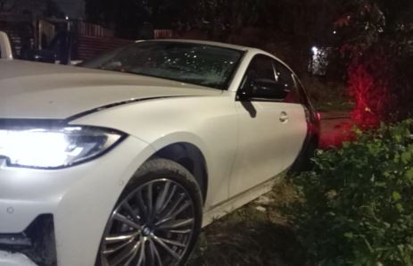 Balearon a un comisario retirado para robarle el auto sobre la autopista Perito Moreno | Información General