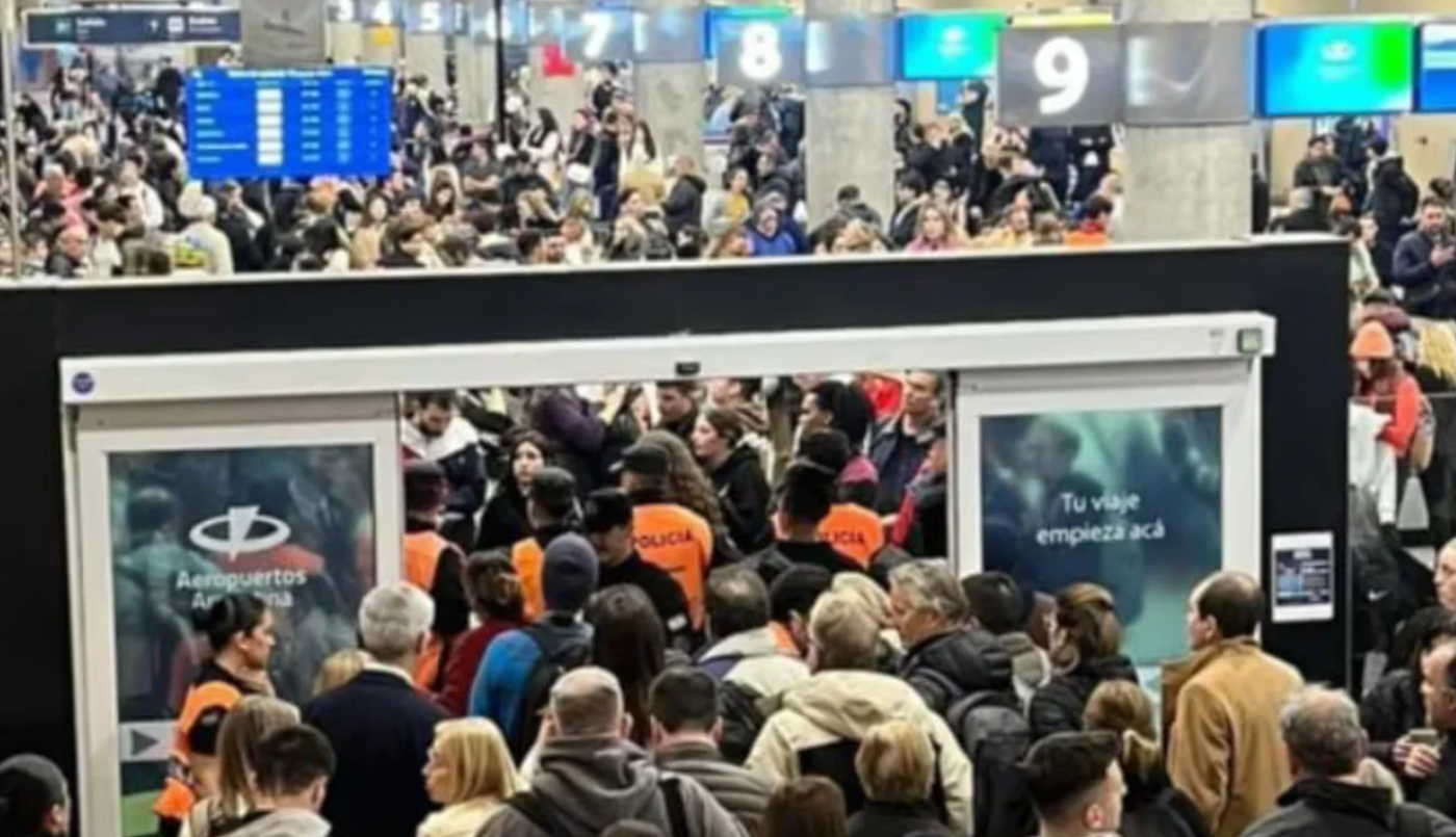 Tensión en Aeroparque por medida de fuerza de maleteros: el Gobierno quiere sancionarlos | Información General