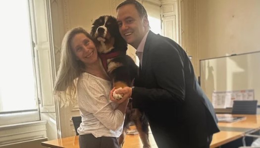 Adorni y Karina Milei presentaron a Thor, un perro que estará en la Casa Rosada | Política y Economía