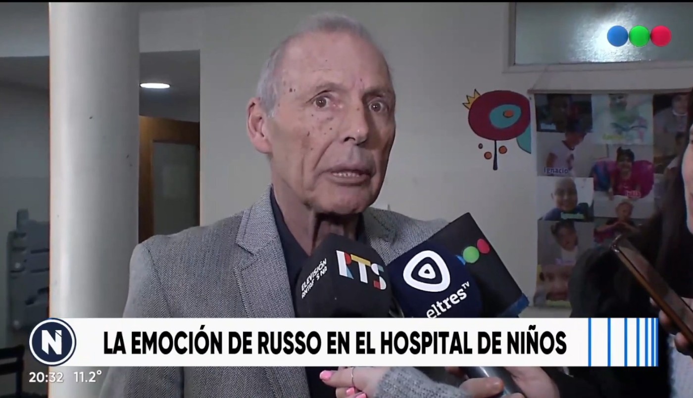Miguel Ángel Russo repartió regalos a los niños en el Hospital Vilela | Rosario y la región