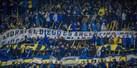 "El Diego es argentino y de Boca": la bandera de La 12 contra Adorni | Información General