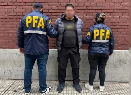 Estaba prófugo, su pareja lo delató por haberle sido infiel y fue detenido | Información General