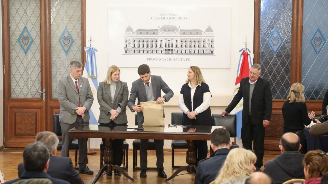 Pullaro: “Estamos haciendo la compra más grande de ambulancias de alta complejidad” | Rosario y la región