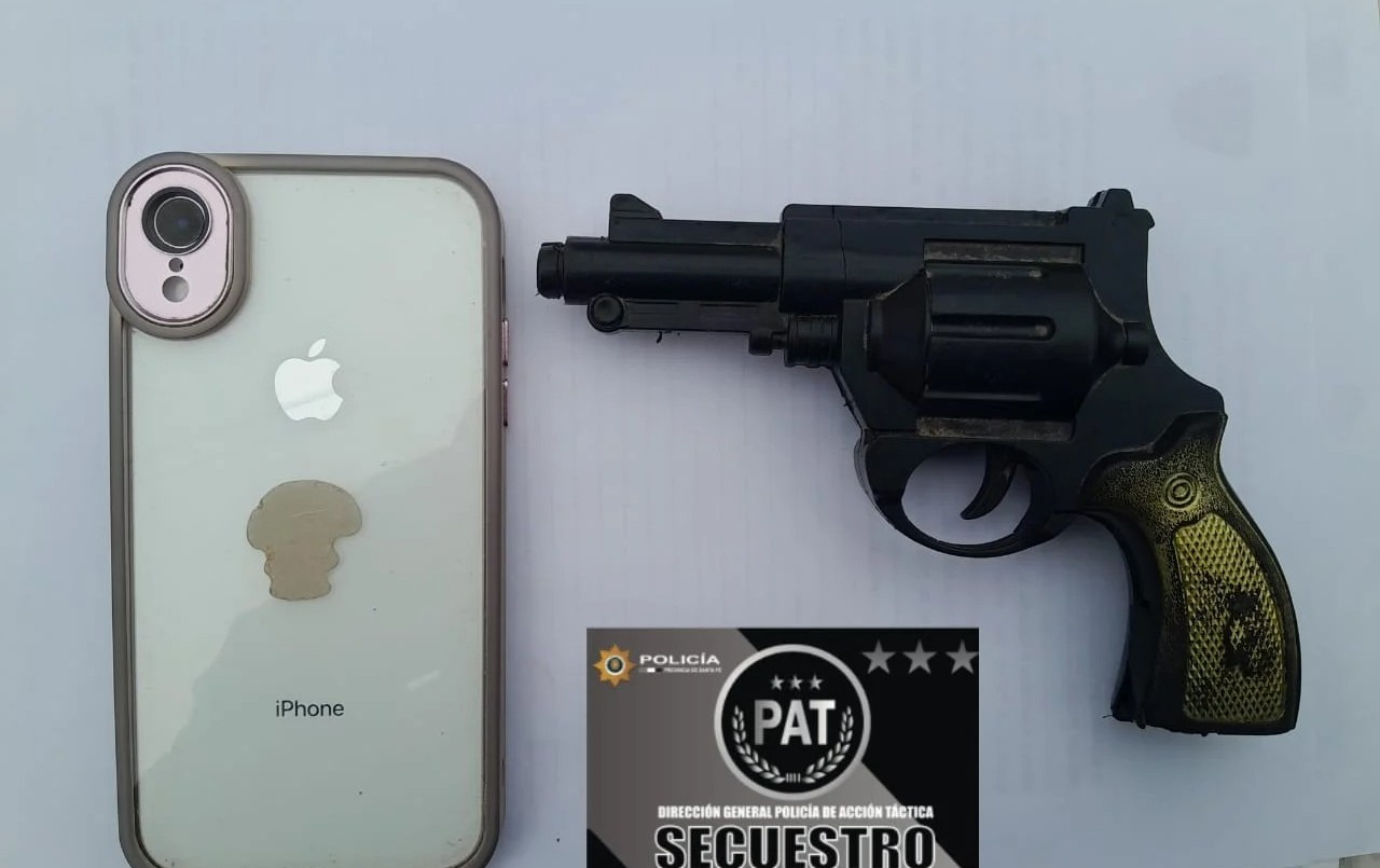 Detuvieron a dos motochorros con un arma de juguete | Rosario y la región