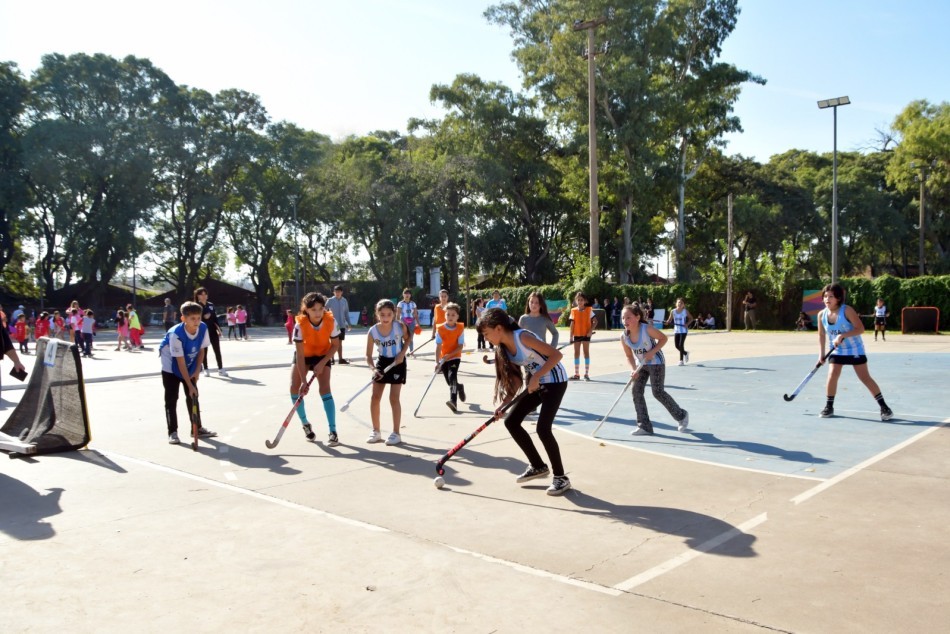Variada agenda deportiva con jornada de las infancias y encuentro de formación de natación del CReAR | Rosario y la región
