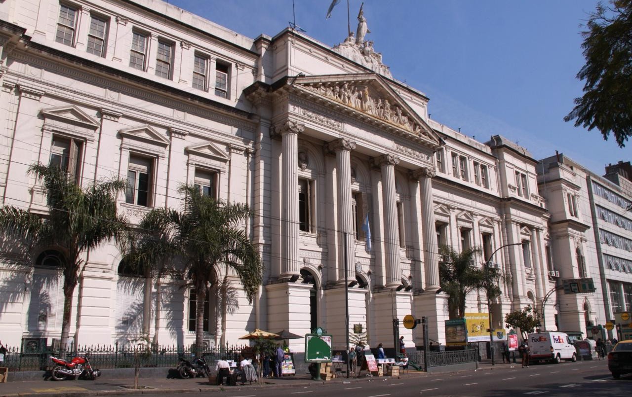 La Facultad de Ciencias Económicas lanza la Especialización en Finanzas Digitales | Política y Economía