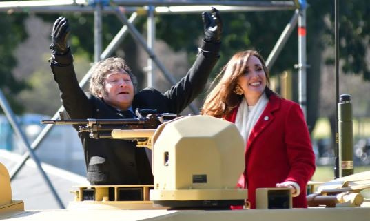 El Gobierno se desligó de la promesa de Villarruel de reabrir causas por crímenes de la guerrilla | Política y Economía