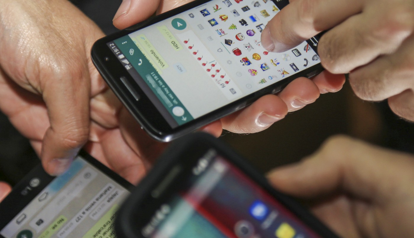 Impuesto PAIS: el Gobierno espera una baja en los precios de los celulares, electrónicos y algunos alimentos | Política y Economía