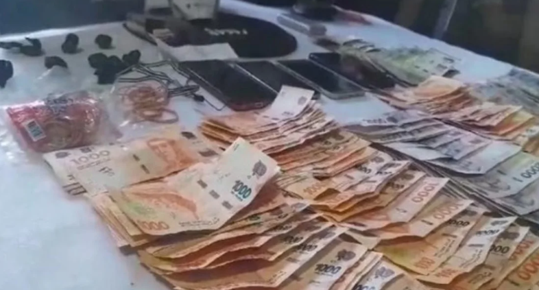 Detuvieron a una pareja que utilizaba a sus hijos menores para vender drogas | Información General