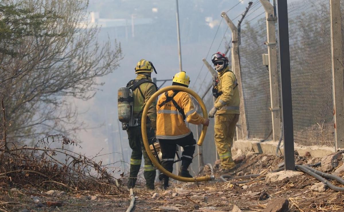 Guardia de cenizas en La Calera: el perímetro del incendio "está controlado" | Información General