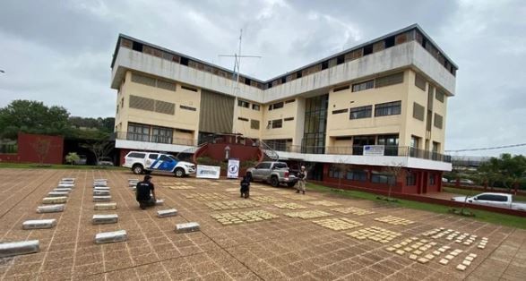 Detuvieron a un policía que transportaba mil kilos de marihuana | Información General