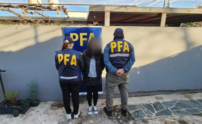 Detuvieron a una pareja acusada de enviar amenazas al sitio web de la AMIA | Información General