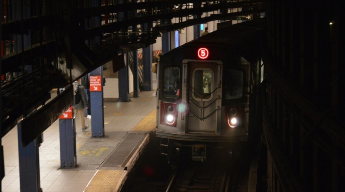 Detienen en Nueva York a una chica de 17 años acusada de robar un subte y chocarlo | Internacionales