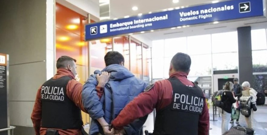 Un delincuente de nacionalidad chilena fue expulsado del país tras robar en Saavedra | Información General