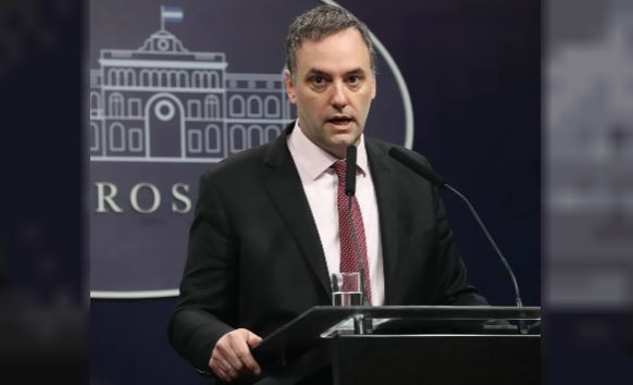 Milei firmará un decreto para que Aerolíneas Argentinas pueda ser privatizada | Política y Economía