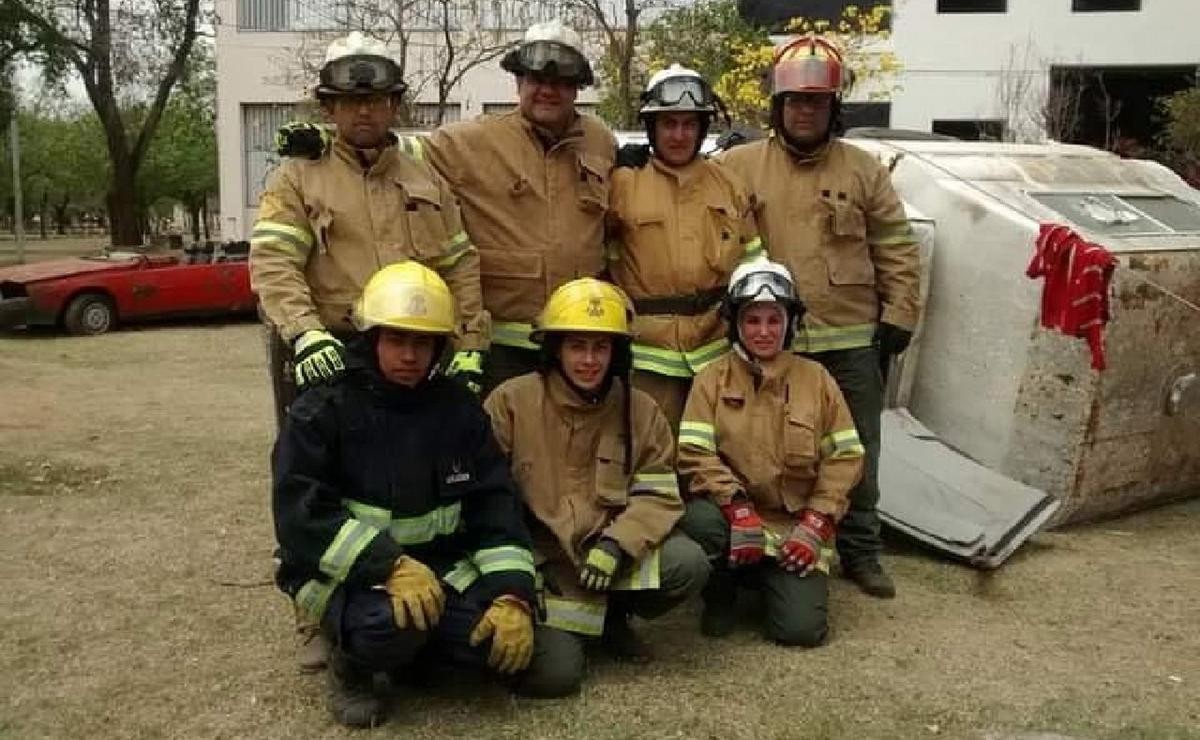 Bomberos de San Marcos Sierras se casaron en medio de su combate contra el fuego | Información General