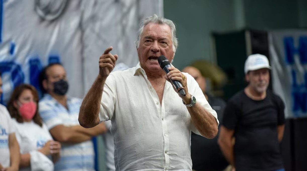 Luis Barrionuevo fue internado de urgencia y se encuentra en terapia intensiva | Información General