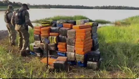 Paraguay: Incautan 1,7 toneladas de marihuana prensada a orillas del lago Itaipú | Internacionales