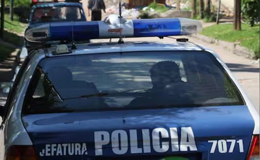 Detuvieron a un hombre por golpear y tirar por la ventana a su hija | Información General