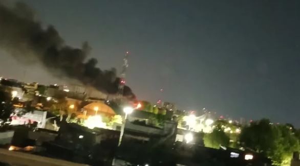 Incendio en una fábrica en Avellaneda: trabajan 17 dotaciones de bomberos | Información General