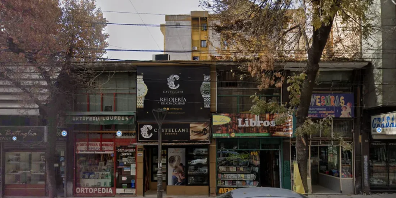 Detuvieron a dos ladrones tras intentar robar una joyería: llevaban chalecos antibalas | Información General