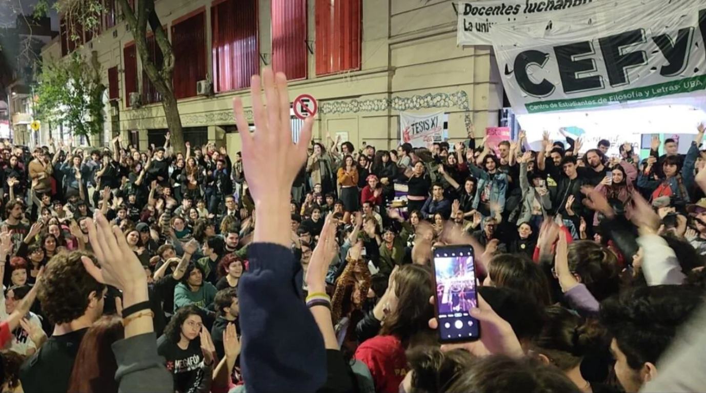 Vigilias y asambleas en universidades en repudio al veto por la ley de financiamiento | Información General