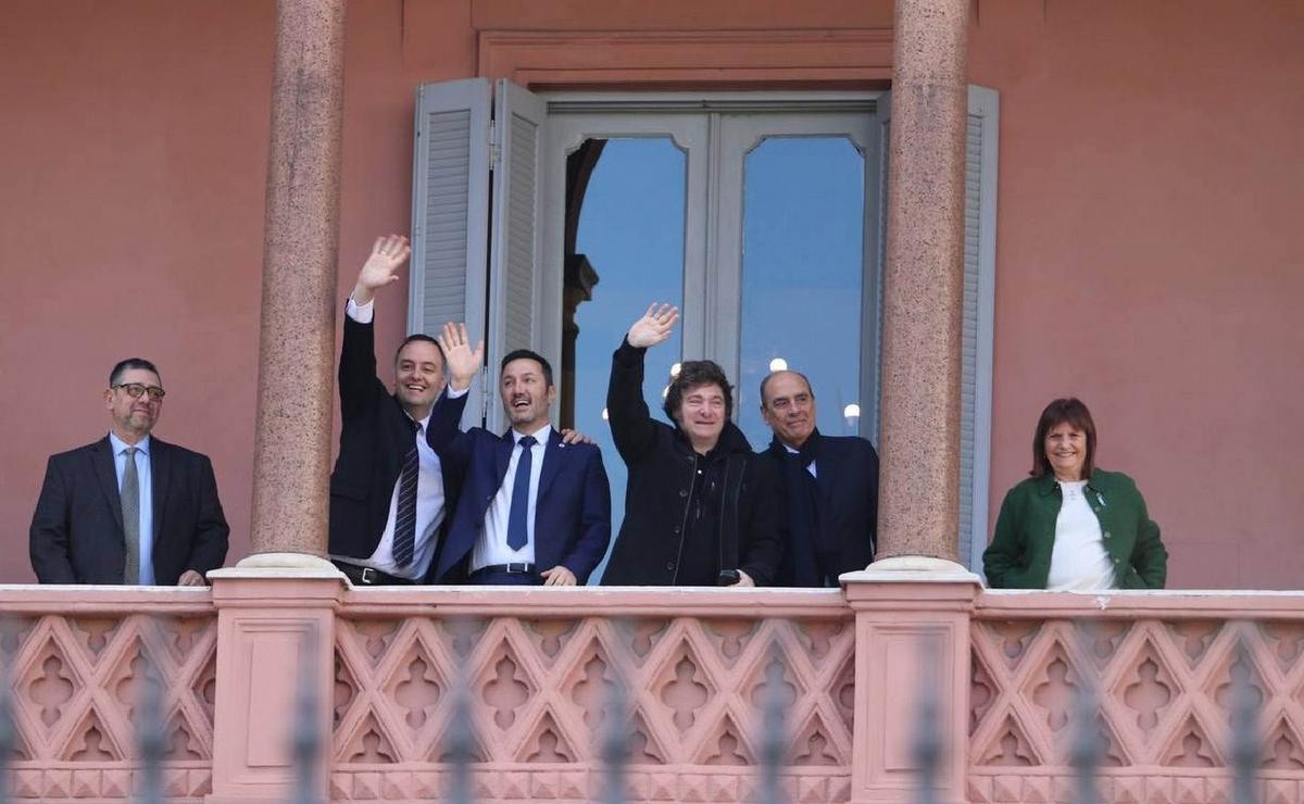 El Gobierno volvió a utilizar "Día de la Raza" en las publicaciones oficiales | Política y Economía