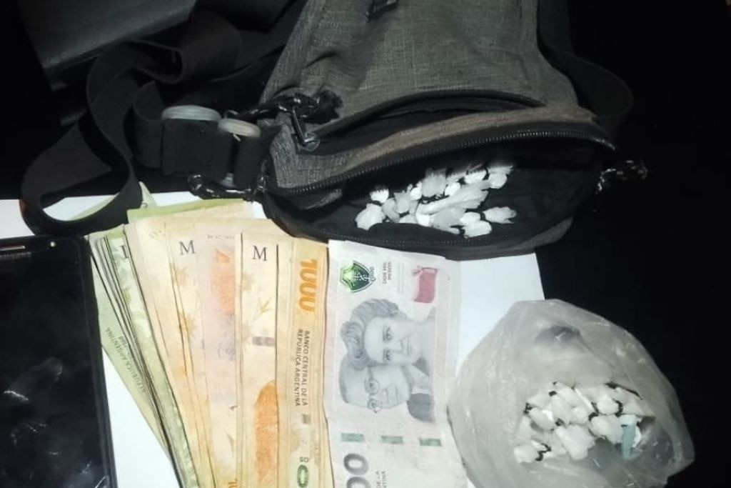 Detuvieron a tres jóvenes por venta de droga sobre la vía pública en zona oeste | Rosario y la región