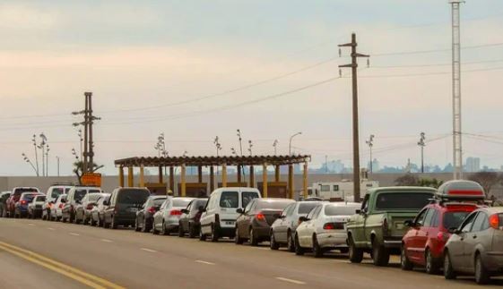 Boom de argentinos que cruzan las fronteras para comprar cubiertas: precios y modelos | Información General