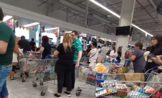 El consumo masivo se derrumbó 22% en septiembre, según cálculos privados | Política y Economía