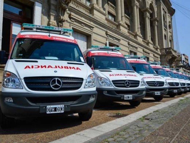 Los encontraron teniendo relaciones en una ambulancia: se les inició un sumario | Rosario y la región