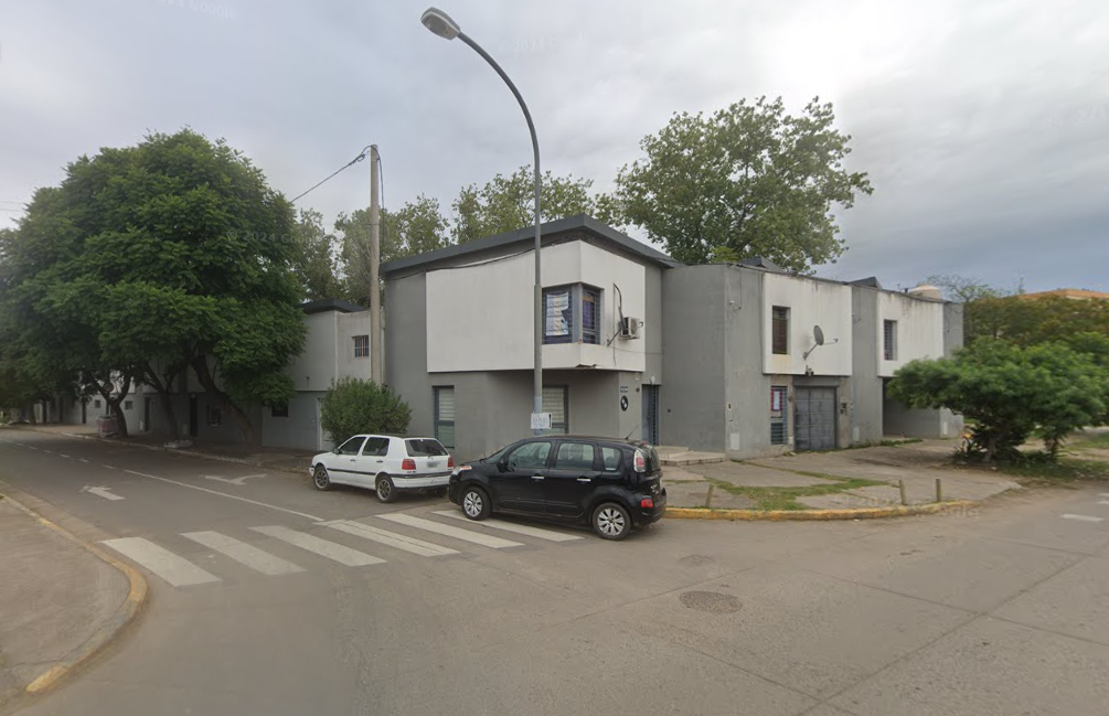 Un tirador abrió fuego con más de 20 disparos contra una casa en La Cerámica, dejando a una mujer herida | Rosario y la región