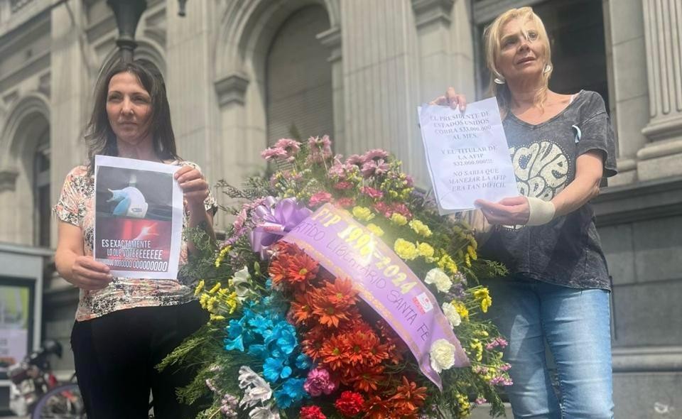 Militantes libertarios velaron a la AFIP | Rosario y la región