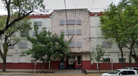 Denuncian a alumnos de un colegio de Chaco por la venta de fotos de compañeras desnudas creadas con IA | Información General