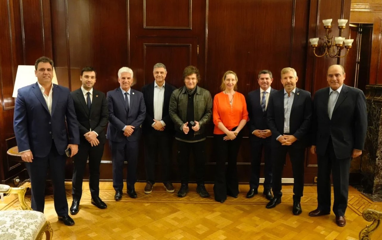 Milei recibió a gobernadores del PRO con la mira en el Presupuesto 2025 | Política y Economía