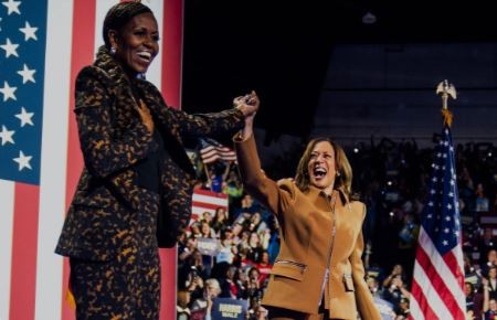 Michelle Obama advierte sobre las elecciones: "No entreguen nuestro destino a Trump" | Internacionales