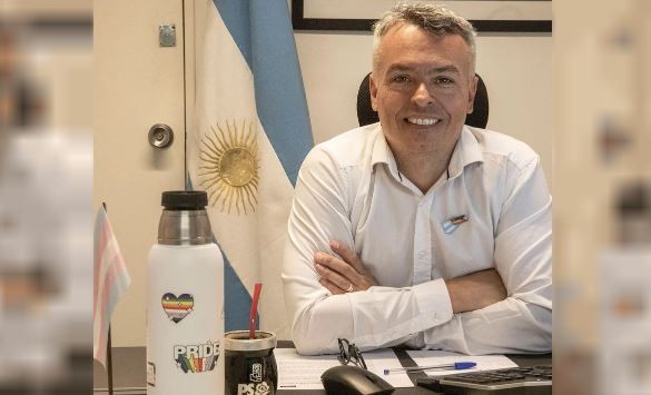 Presentan en Diputados la "Ley Santiago Caputo" para que asesores presidenciales presenten declaración patrimonial | Política y Economía