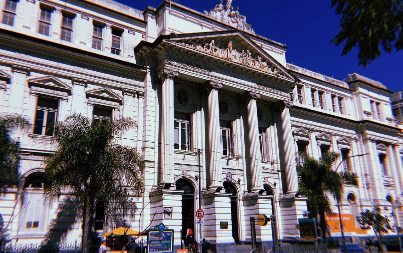 Modernizan y actualizan las carreras de Economía y Administración de la UBA : se podrán terminar en 4 años y medio | Política y Economía